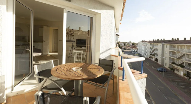 Апартаменты c 1 комнатой с балконом Apartamentos Empuriabrava Maurici Park