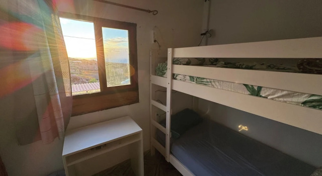 Seng i sovesal med havudsigt 7 Calcosas
