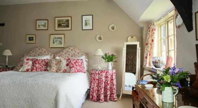 Camera Standard Brook Farmhouse