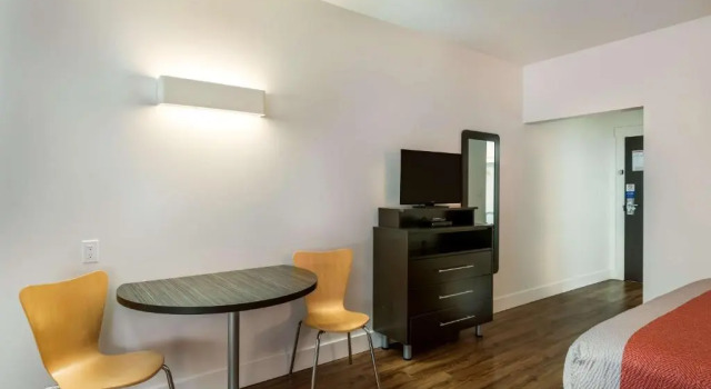 Двухместный номер Standard Motel 6-Moncton, NB