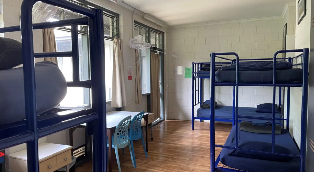 Кровать в общем номере (женский номер) YHA Coolangatta Gold Coast