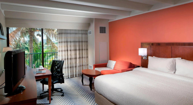 Двухместный номер Standard с балконом Courtyard by Marriott Fort Lauderdale East Lauderdale-by-the-Sea