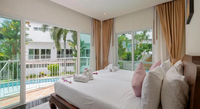 Полулюкс с 2 комнатами Phunawa Resort Phuket Karon Beach