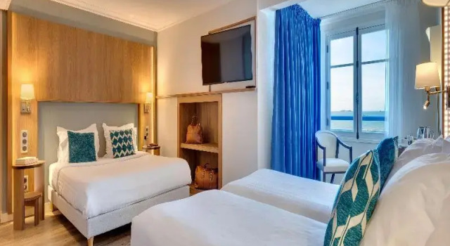 Четырёхместный номер Standard с балконом Best Western Alexandra