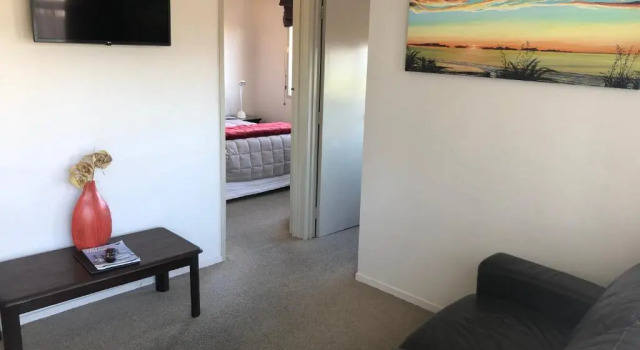 Люкс с 2 комнатами с видом на озеро Absolute Lake View Motel