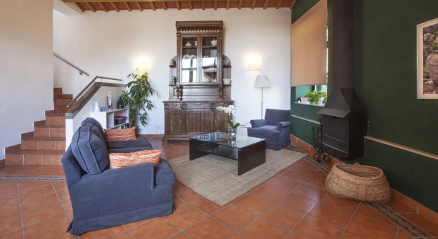 Can Ballús, Prenota Hotel Tiana 