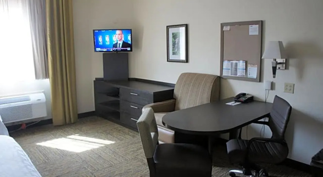 Люкс Standard Candlewood Suites Clarksville by IHG