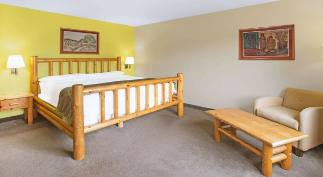 Crossings By Grandstay Inn & Suites Of Davenport/quad City
