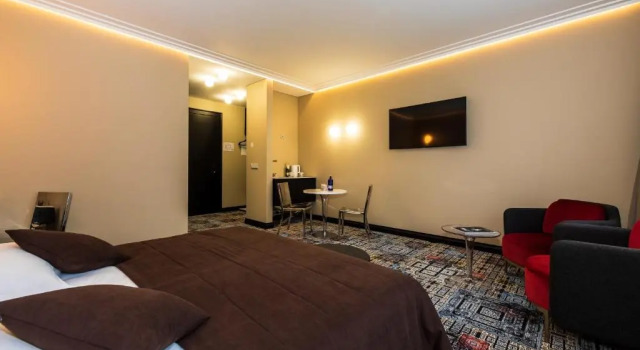 Номер Standard Отель Amsterdam Plaza