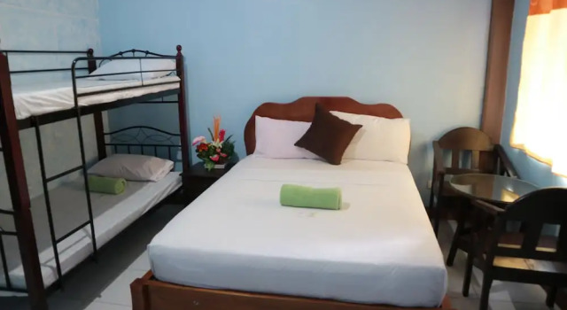 Deluxe Dreier Zimmer mit Balkon Centillo Travellers Inn
