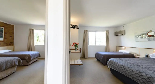 Апартаменты Deluxe Wild Scotsman Motor Inn Gin Gin QLD