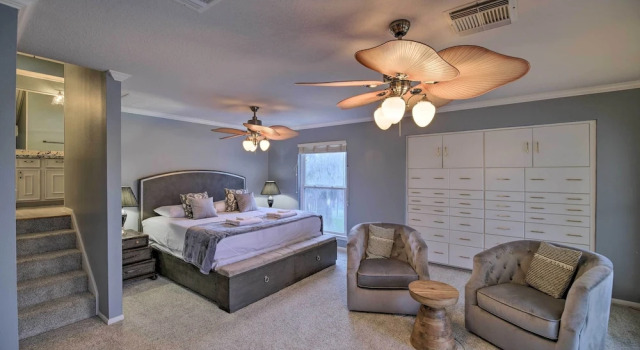 Коттедж Waterfront San Jacinto River Home w/ Boat Slip!