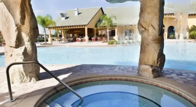 Stunning 5 Bedroom 4 Bath Townhome in Paradise Palms Resort, Book Ferieresort Hoteller i Four Corners med pool, Swimmingpool