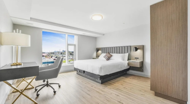 Люкс Skye Hotel & Residences, BW Signature Collection