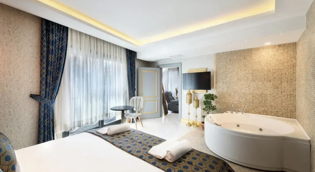 Люкс Luxury Five Diamonds Hotel