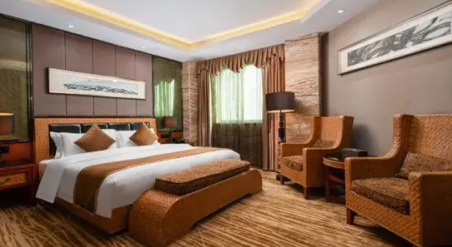 Четырёхместный люкс Executive Dapeng Hotel