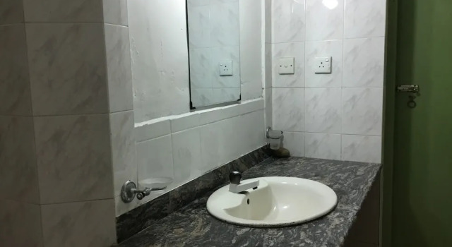 Кровать в общем номере c 1 комнатой Benjohostel