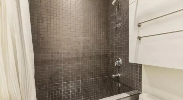 Апартаменты Deluxe 3-Bedroom Apartment on Montreal’s St-Denis Street