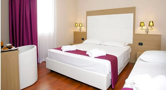 Номер Standard Momis Hotel