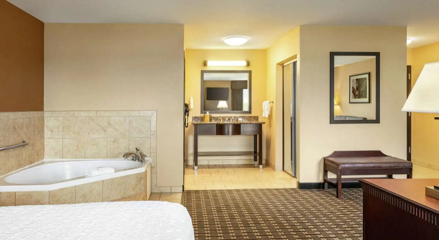 Люкс Hampton Inn & Suites Pine Bluff
