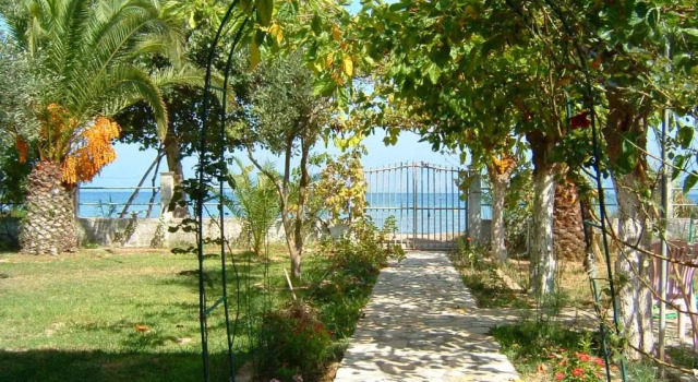 Коттедж Aristidis Apartm. 2