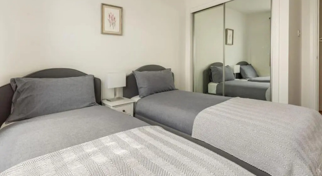 Lux Waterfront 2 bed Apt, V&A 10min walk, St Andrew's Golf 25min drive, Забронировать Отель Отели Ангус с парковкой, Парковка