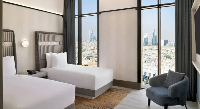 Люкс с 2 комнатами Crowne Plaza Riyadh Al Takhassusi By IHG