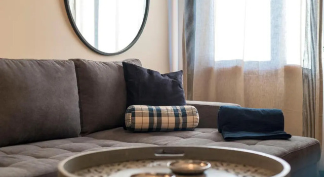 LovelyStay - Homey Feeling Flat w/ Free Parking, Забронировать Отель Лорделу-ду-Ору-и-Масарелуш Порту, рядом с Издательство Porto Editora