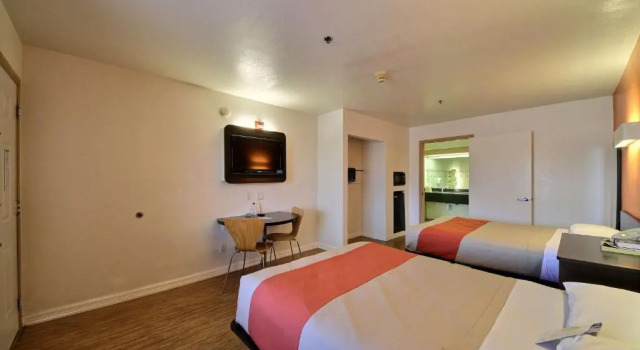 Четырёхместный номер Standard Motel 6-Edinburg, TX