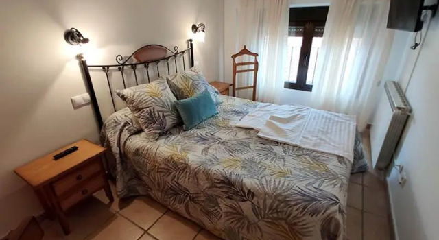 Hostal Royuela, Book Hotel Hotels in Aragon with Parking, Parking