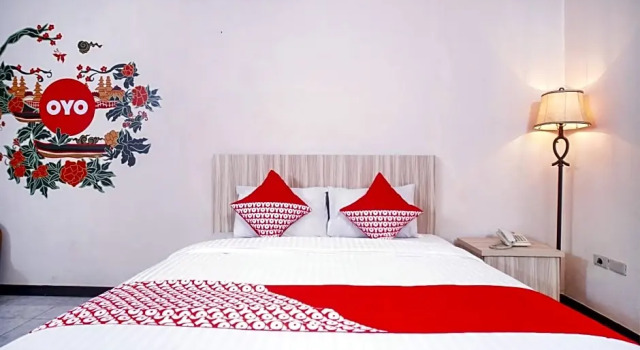 Люкс Deluxe OYO 142 Hotel Al Furqon Syariah