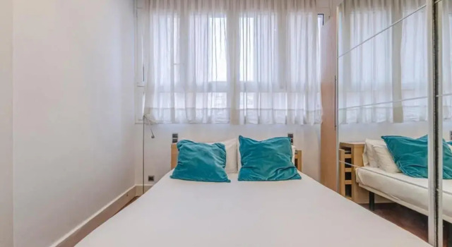 Modern and bright 3BD apartment by Gran Via - Plaza España