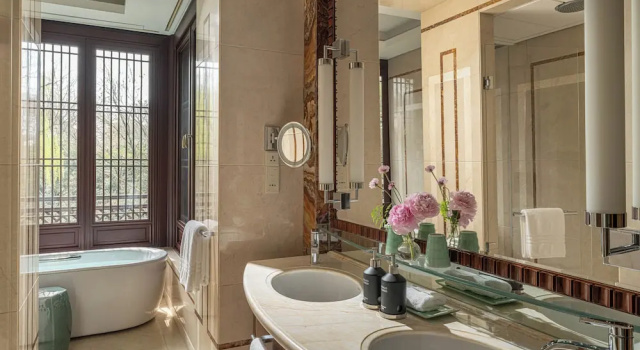 Двухместный номер Premier с видом на сад Four Seasons Hotel Hangzhou at West Lake
