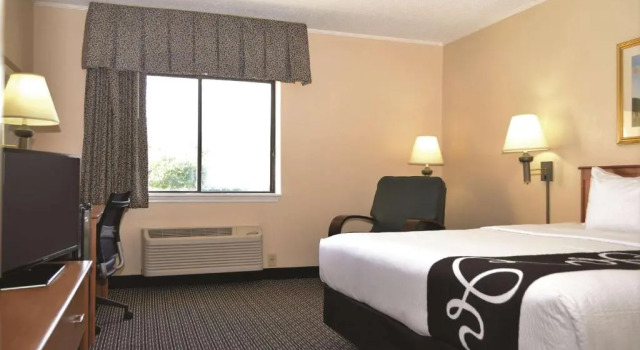 Двухместный номер Deluxe La Quinta by Wyndham Tampa Fairgrounds - Casino