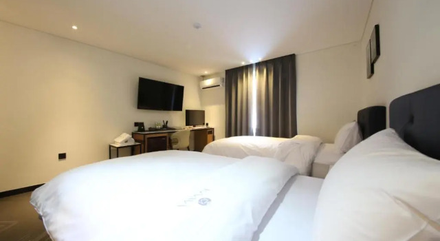KAMA Hotel, Забронировать Отель Отели Чонджу 3 звезды, рядом с Памятник Хвасан Совон, 3*