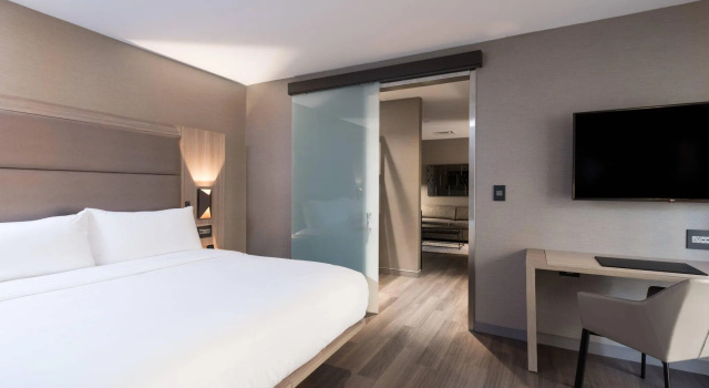 Двухместный люкс c 1 комнатой AC Hotel by Marriott Worcester
