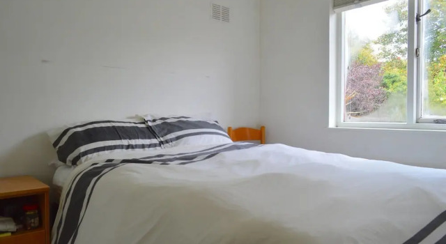 Spacious 1 Bedroom Flat Minutes From Oval, Varaa Huoneisto Asunnot kohteessa Merseyside, Huoneisto