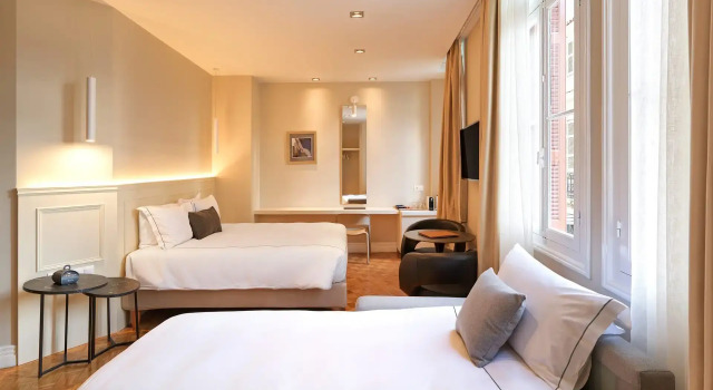 Трёхместный люкс с видом на город Vrachos Athens Suites