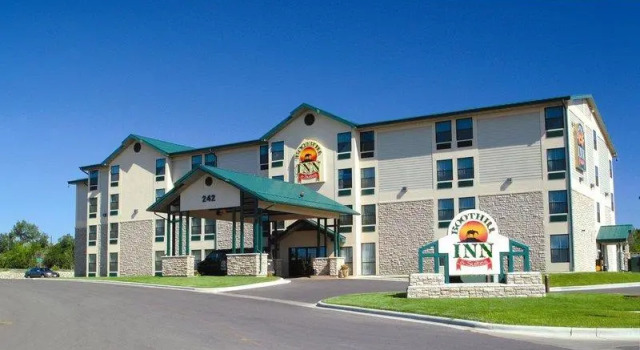Четырёхместный семейный люкс Boothill Inn and Suites