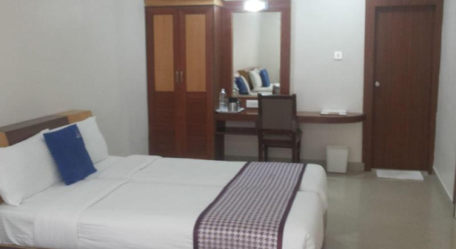 White Parrot, Забронировать Отель Отели штата Карнатаки 3 звезды, 3*