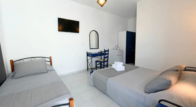 Трёхместный номер Standard Lunar Santorini Hotel