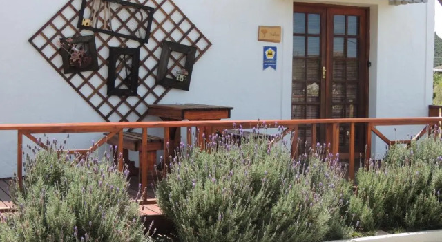 Коттедж с 2 комнатами Nukakamma Guest House