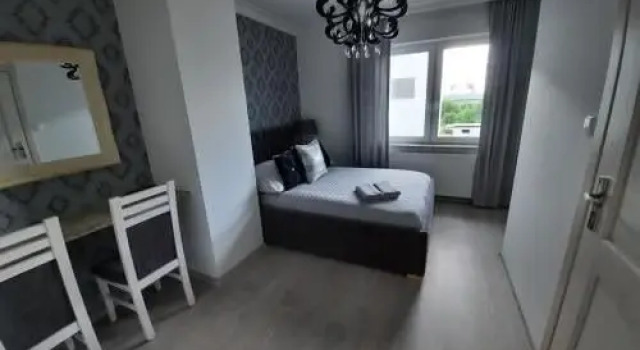 Złota róza, Varaa Hotelli Hotellit Pommeri pysäköinnillä, Pysäköinti