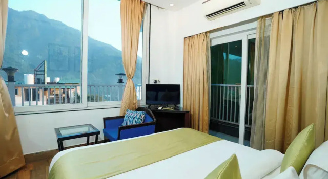 Двухместный номер Standard с видом на окрестности N3N Ganga Retreat by Stotrak