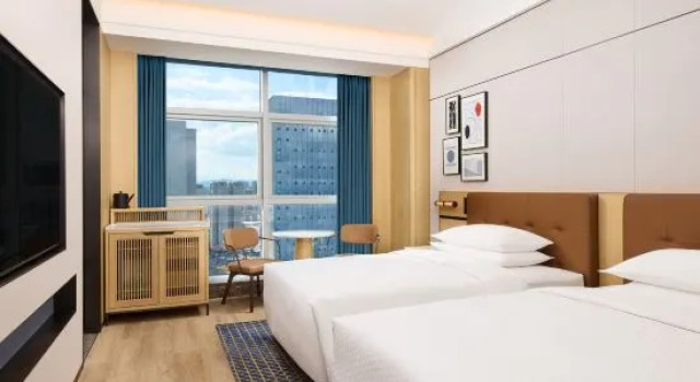Номер Standard Four Points by Sheraton Kunming Guandu