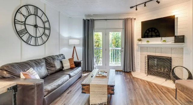 Апартаменты 2 Mi to Dollywood! Golfview Resort Condo w/ Pools