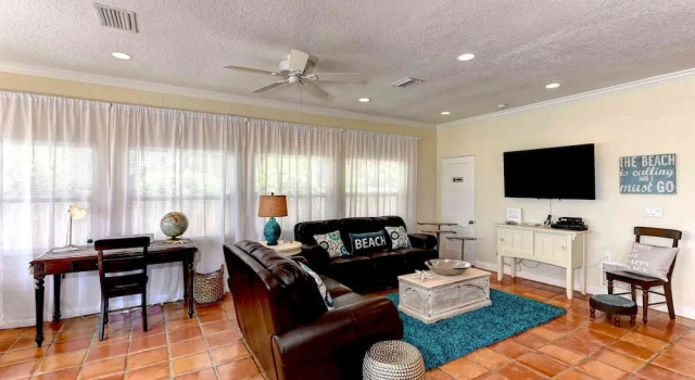 Sunset Point Apartment 4