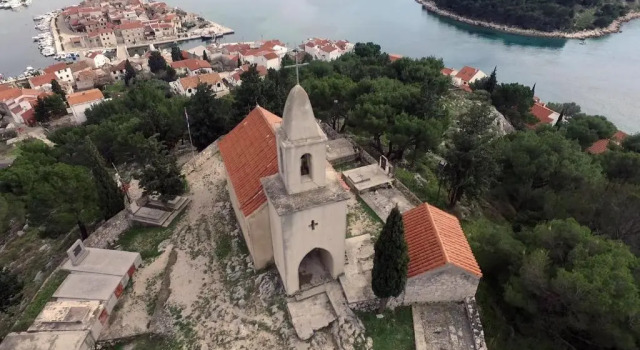 Divine Dalmatia Apartments, Забронировать Апартаменты/квартира Отели Трибунь с бассейном, рядом с Пристань для яхт Трибуни, Бассейн