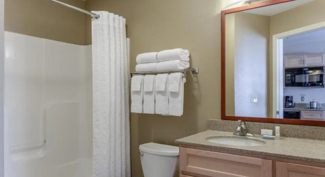 Люкс Candlewood Suites Minot by IHG