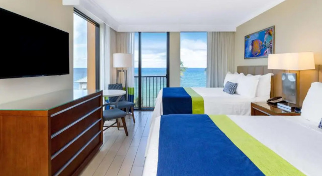 Четырёхместный номер Standard с видом на океан Wyndham Deerfield Beach Resort